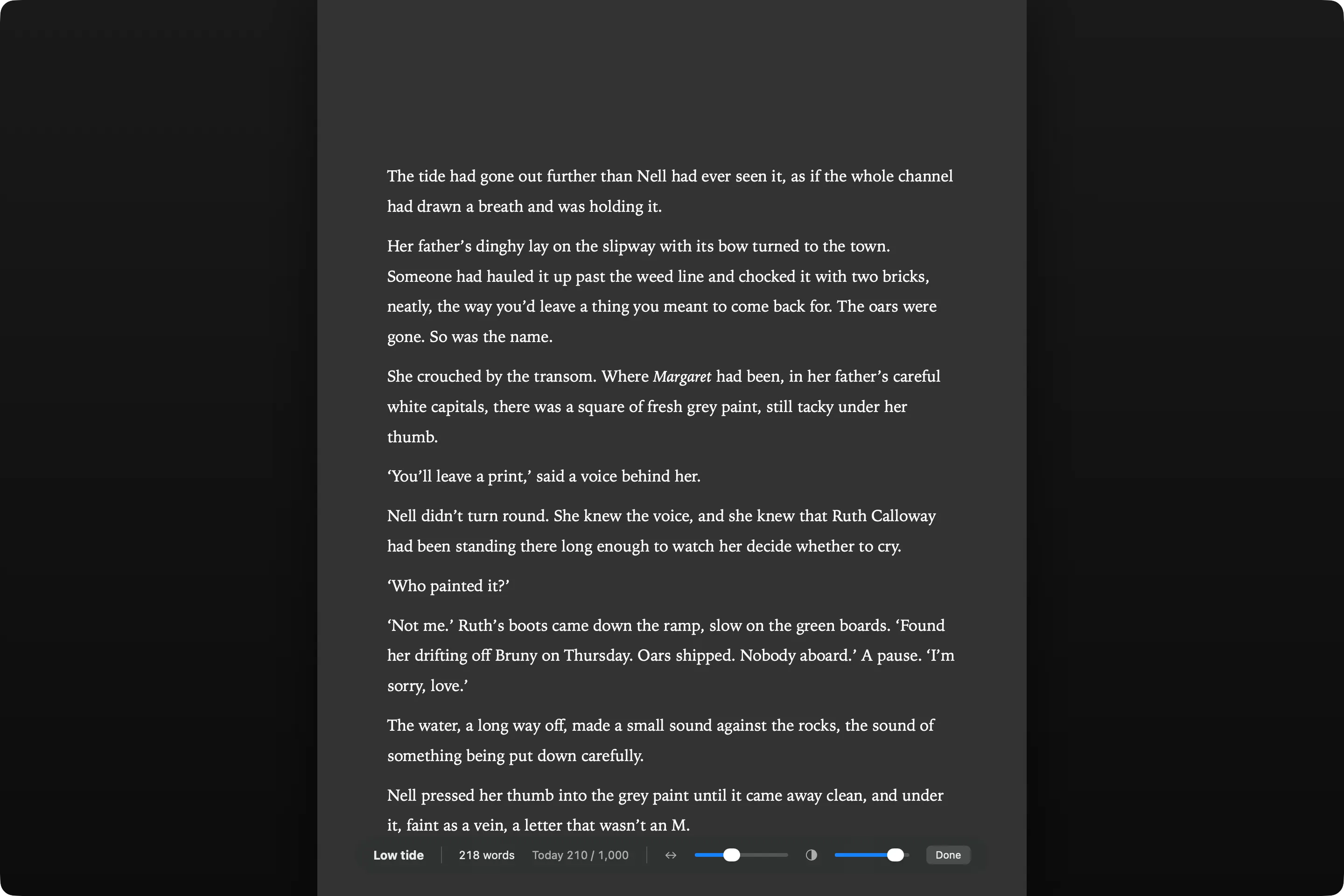 Wryte’s Focus Mode: one page of the scene ‘Low tide’ in light text on a dark background, with nothing else on screen.